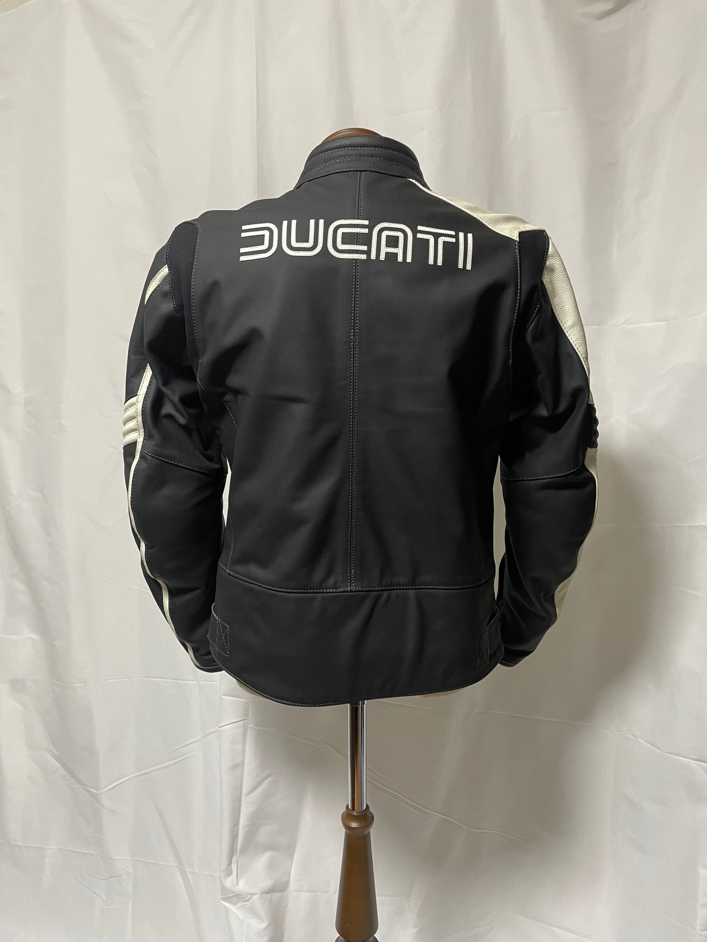 DUCATI レザージャケット (DAINESE ダイネーゼ製)