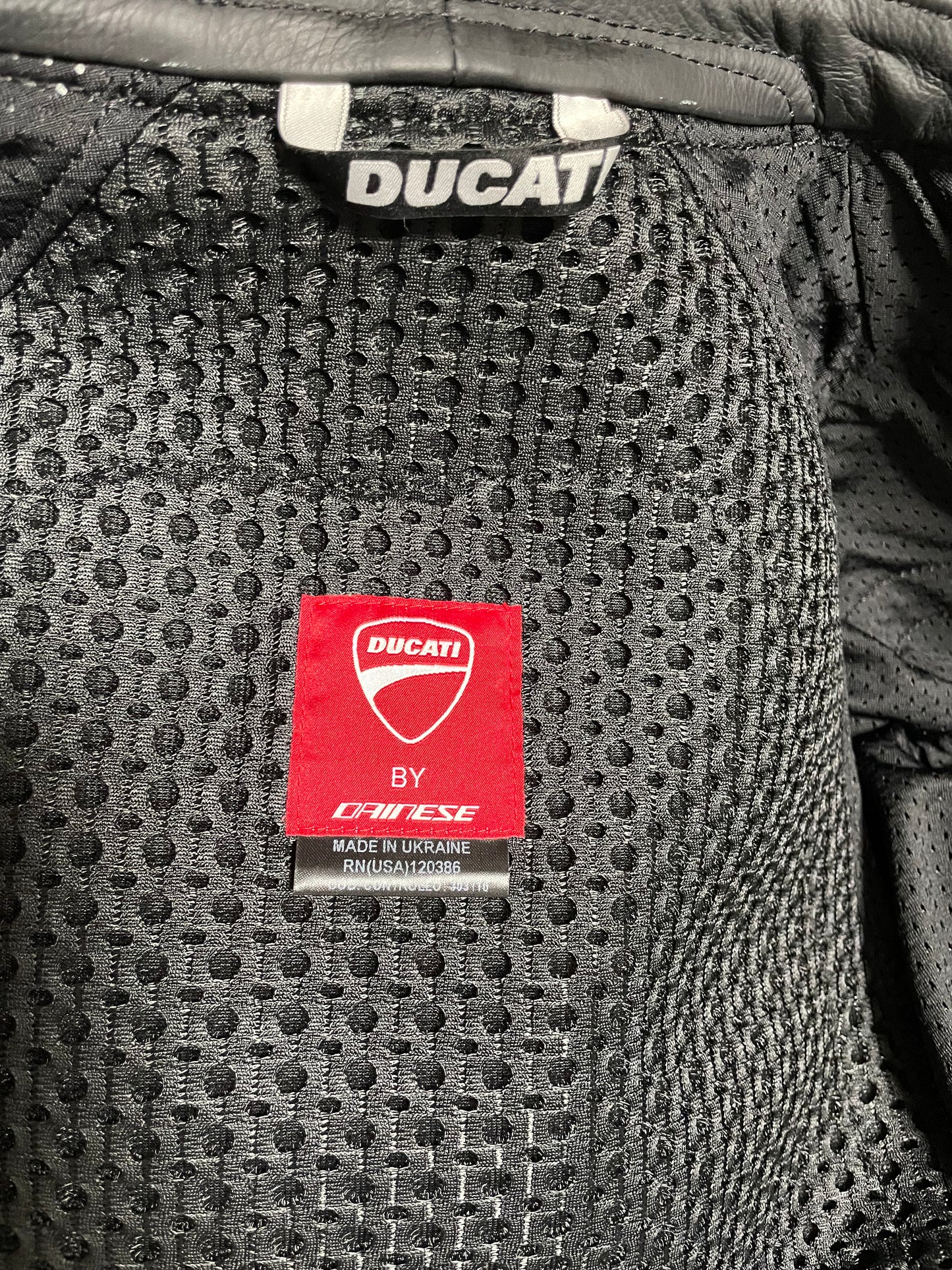 DUCATI レザージャケット (DAINESE ダイネーゼ製)